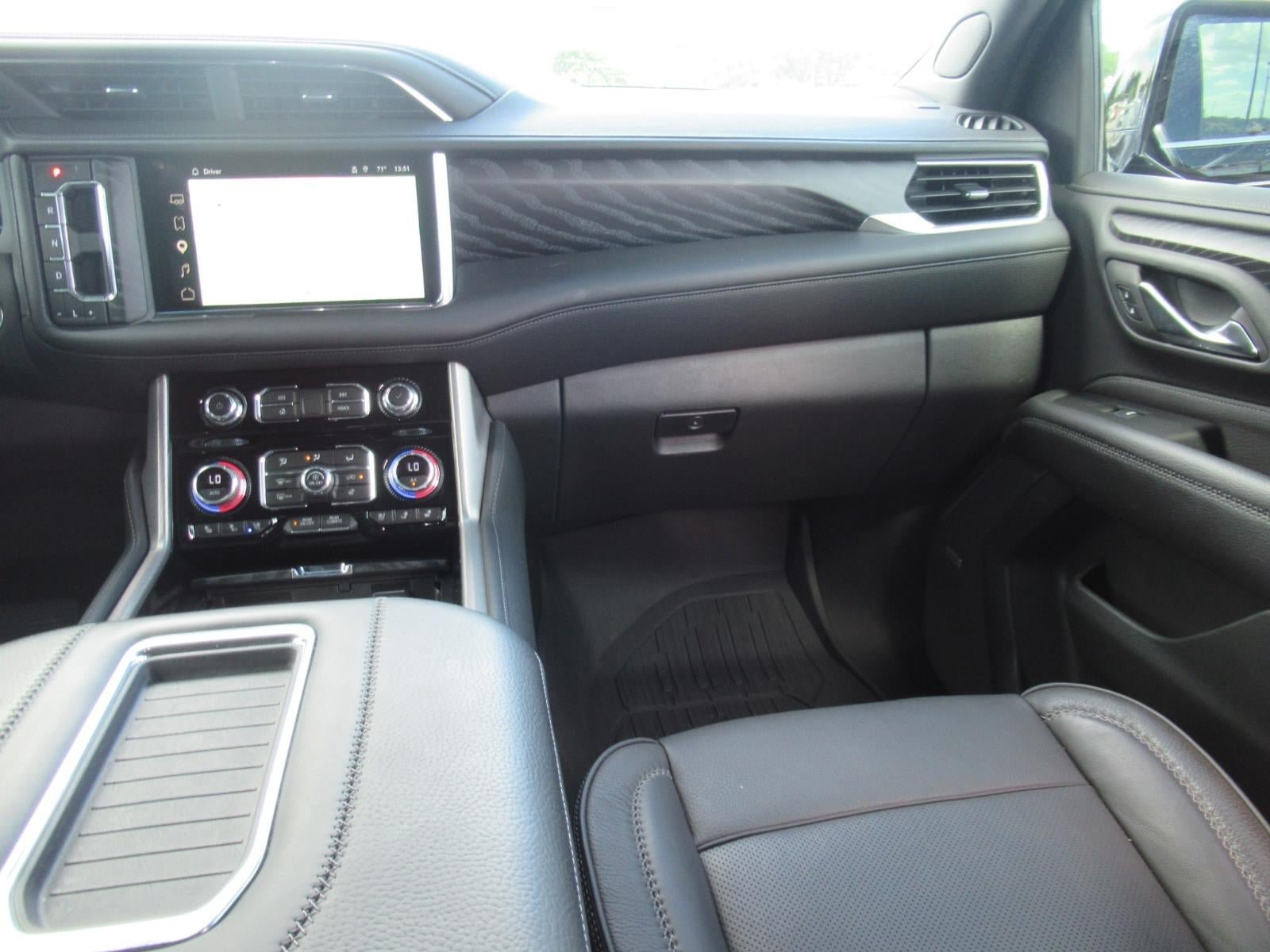 Used 2024 GMC Yukon Denali w/ Advanced Technology Package AWD/4WD image 15