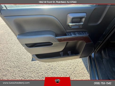 Used 2018 GMC Sierra 1500 SLE w/ SLE Value Package AWD/4WD image 14