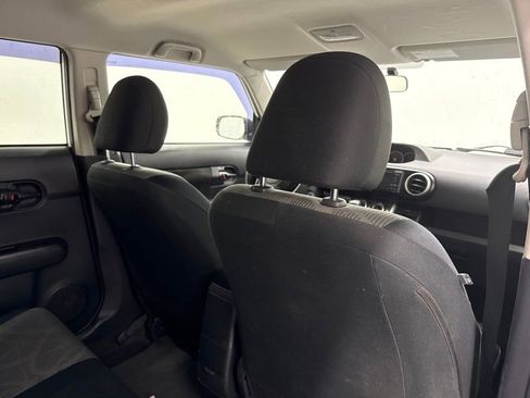 Used 2013 Scion xB FWD image 11