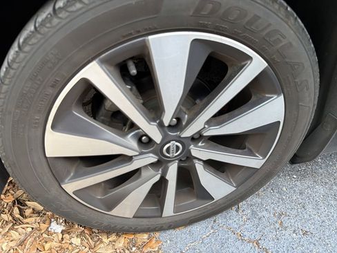 Used 2020 Nissan Sentra SV w/ SV Premium Package FWD image 10