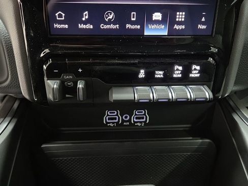 New 2026 RAM 2500 Big Horn AWD/4WD image 25