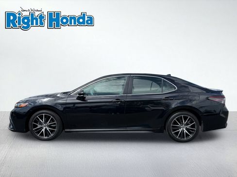 Used 2024 Toyota Camry SE w/ Blackout Package (TMS) FWD image 3