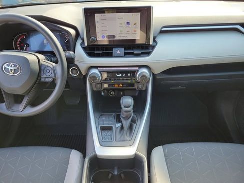 Used 2025 Toyota RAV4 XLE image 5