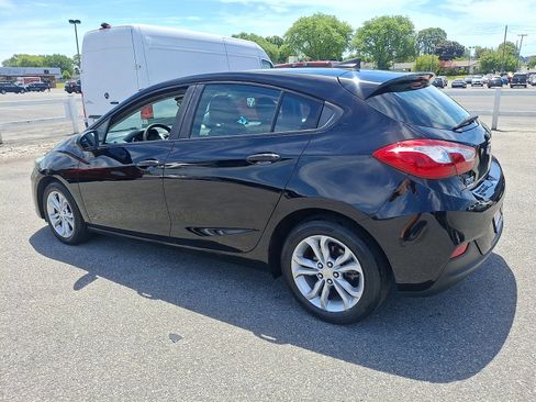 Used 2019 Chevrolet Cruze LS w/ LS Convenience Package FWD image 4