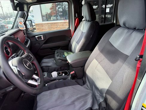 Used 2023 Jeep Wrangler Unlimited Rubicon 4xe image 2