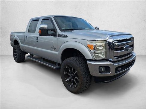 Used 2013 Ford F250 Lariat w/ Chrome Pkg image 3