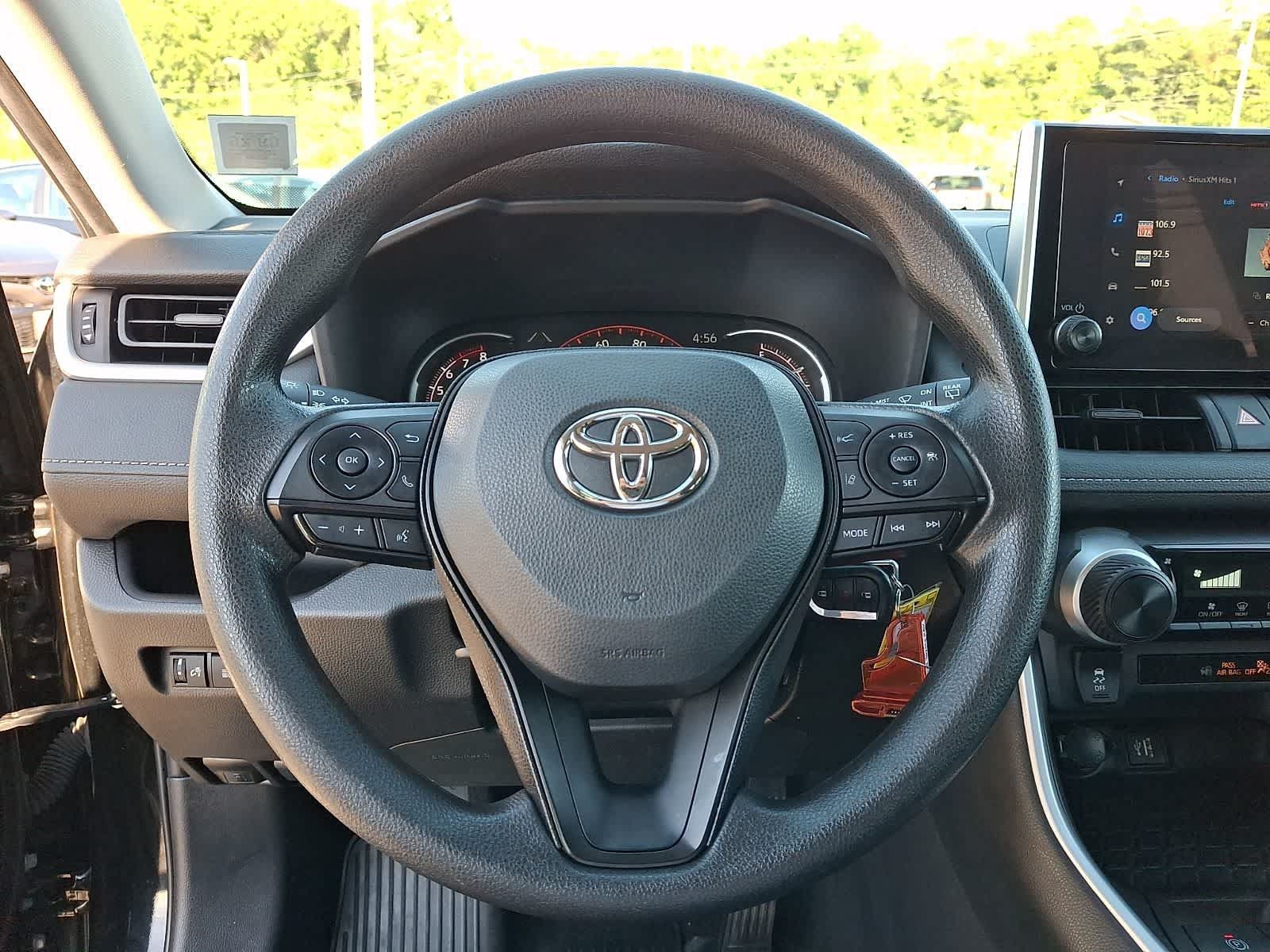 Used 2023 Toyota RAV4 LE AWD/4WD image 22