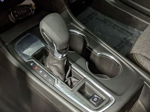Used 2023 Chevrolet Equinox LT FWD image 20