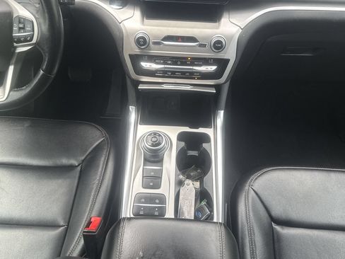 Used 2020 Ford Explorer XLT w/ Equipment Group 202A RWD image 19