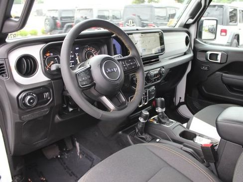 Used 2024 Jeep Wrangler Unlimited Sport AWD/4WD image 3