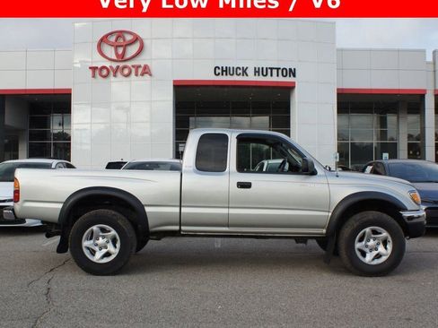 Used 2004 Toyota Tacoma PreRunner image 1