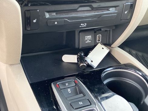 Used 2020 Honda Pilot Touring image 40