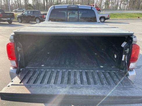 Used 2016 Toyota Tacoma TRD Sport w/ Towing Package image 14