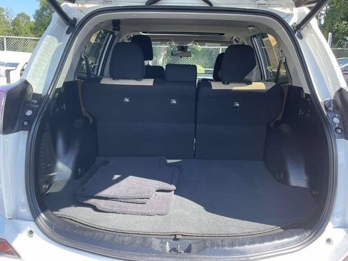Used 2017 Toyota RAV4 XLE FWD image 11