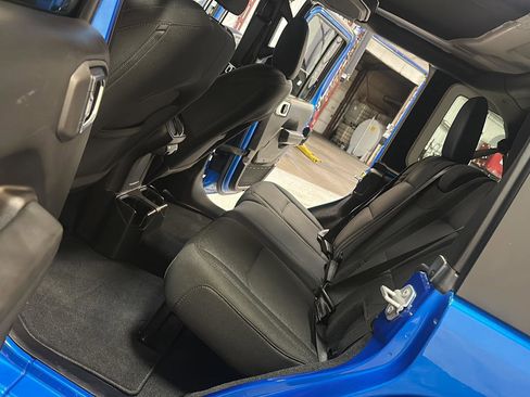 Used 2022 Jeep Wrangler Unlimited Sport image 29