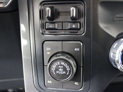 Used 2023 Ford F150 Lariat w/ Trailer Tow Package image 26