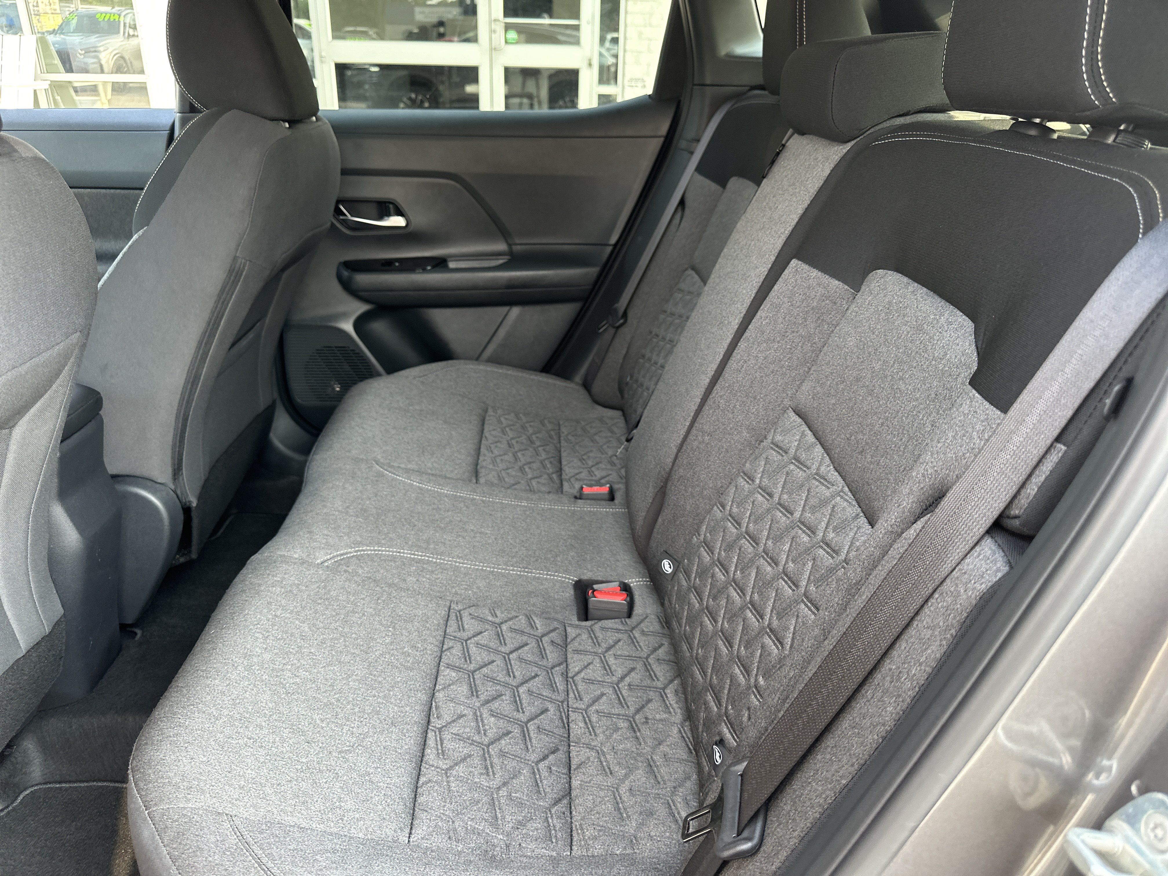 Used 2025 Nissan Kicks SV AWD/4WD image 12