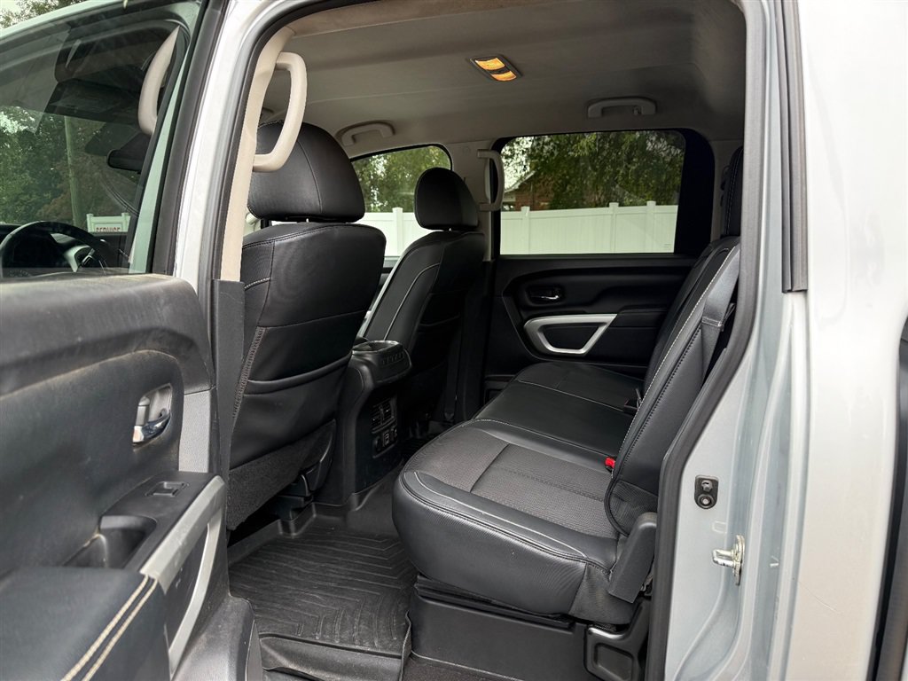 Used 2019 Nissan Titan PRO-4X AWD/4WD image 11