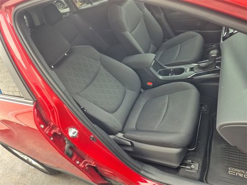 Used 2024 Toyota Corolla Cross LE image 17