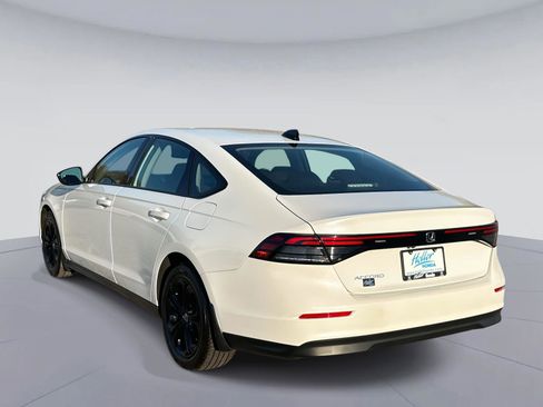 Certified 2025 Honda Accord SE image 6