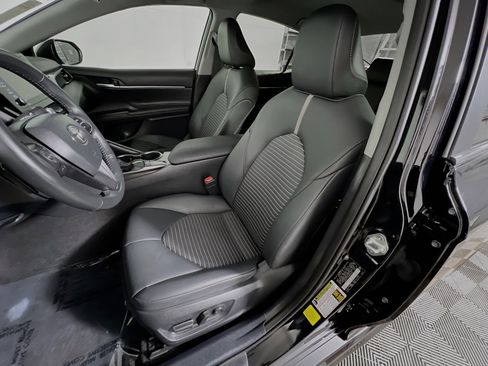 Used 2024 Toyota Camry SE image 15