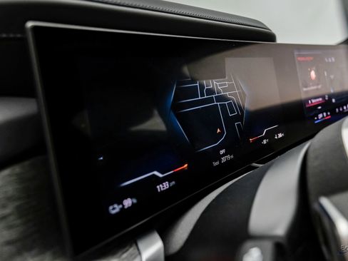 Used 2025 BMW i7 xDrive60 AWD/4WD image 34