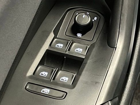 New 2026 Volkswagen Jetta SE FWD image 18