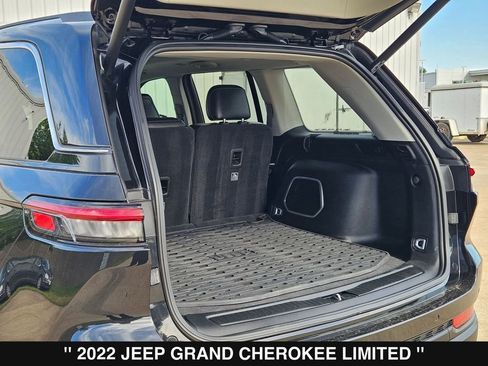 Used 2022 Jeep Grand Cherokee Limited AWD/4WD image 33