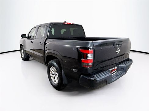 Used 2024 Nissan Frontier SV image 5