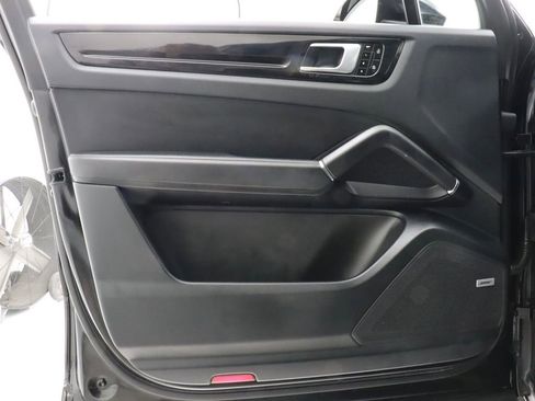 Used 2019 Porsche Cayenne AWD/4WD image 42