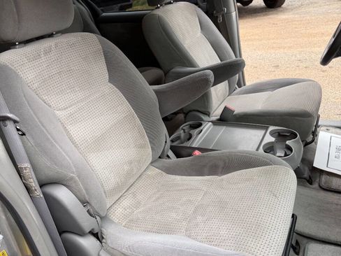 Used 2006 Toyota Sienna LE image 16