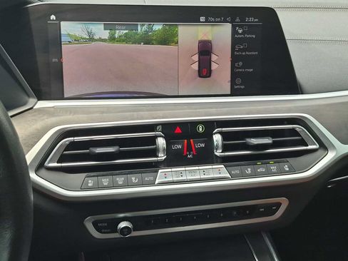 Used 2022 BMW X7 xDrive40i w/ Premium Package AWD/4WD image 29