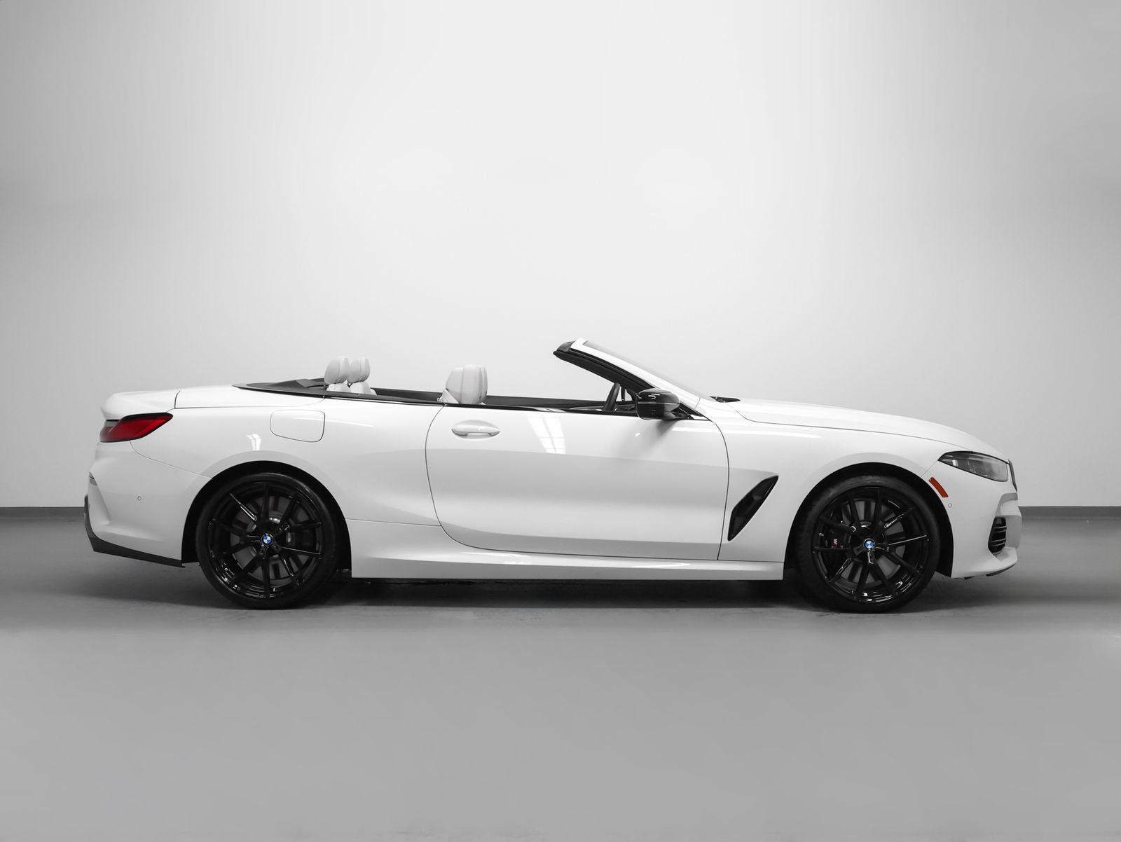 Used 2026 BMW M850i xDrive Convertible AWD/4WD image 12