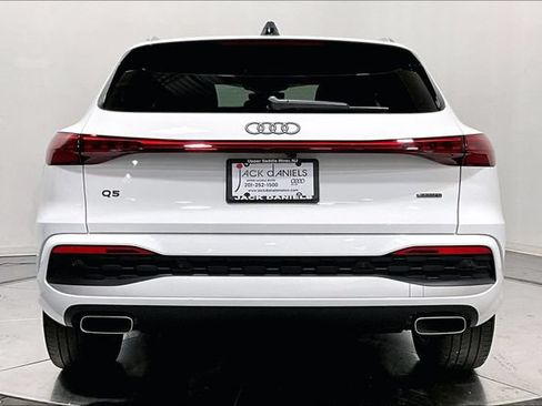 Used 2025 Audi Q5 Premium w/ Convenience Package AWD/4WD image 3