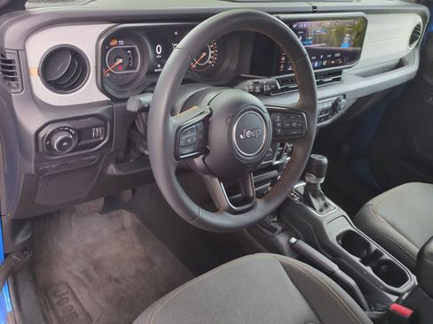 Used 2024 Jeep Wrangler Unlimited Sport AWD/4WD image 10