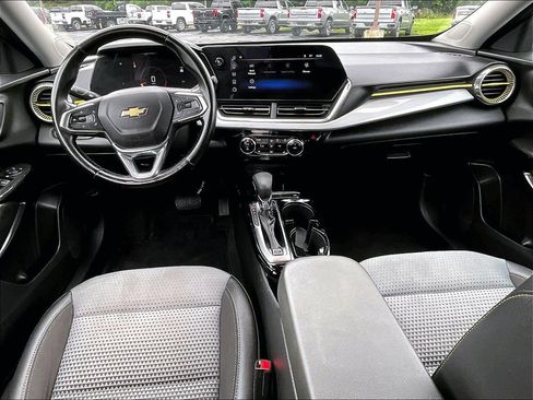 Used 2024 Chevrolet Trax LT w/ Driver Confidence Package FWD image 20