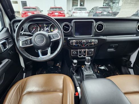 Used 2022 Jeep Wrangler Unlimited Sahara w/ Cold Weather Group AWD/4WD image 10