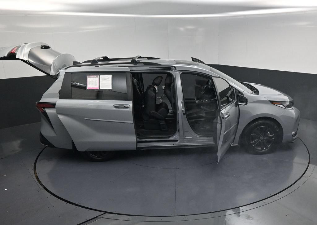 Used 2025 Toyota Sienna XSE w/ XSE Premium Package AWD/4WD image 26