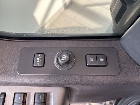Used 2016 Ford F250 Lariat w/ Lariat Ultimate Package AWD/4WD image 19
