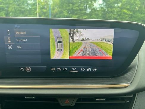 Used 2025 Buick Envision Avenir AWD/4WD image 17