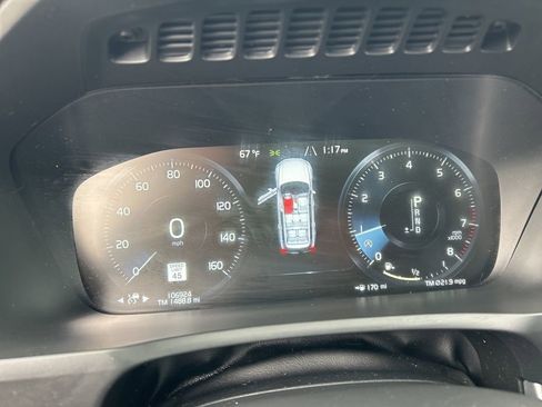 Used 2018 Volvo XC90 T6 Momentum w/ Protection Package Premier image 12