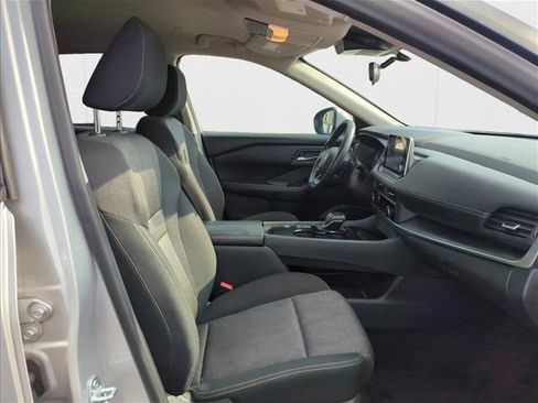 Used 2024 Nissan Rogue SV image 21