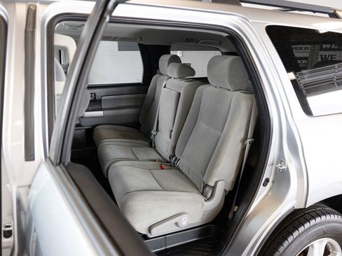 Used 2017 Toyota Sequoia SR5 AWD/4WD image 12
