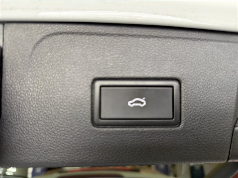 Used 2022 Volkswagen Atlas SEL Premium AWD/4WD image 29