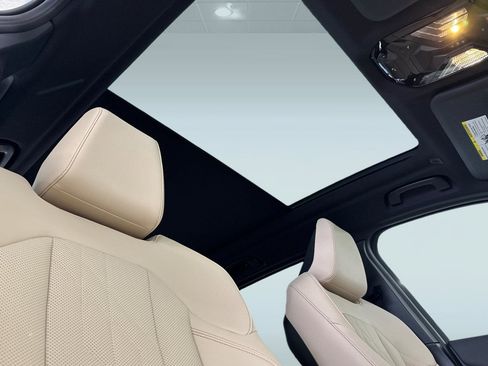 Used 2025 BMW X3 xDrive30i w/ Convenience Package image 14