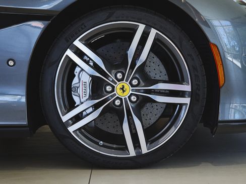 Used 2019 Ferrari Portofino image 47