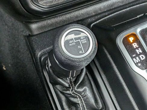 Used 2020 Jeep Wrangler Unlimited Sahara w/ Cold Weather Group AWD/4WD image 19
