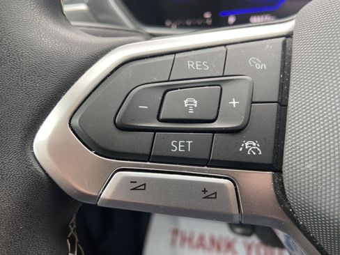 Used 2023 Volkswagen Tiguan SE AWD/4WD image 26