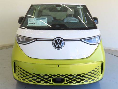 New 2025 Volkswagen ID. Buzz 1st Edition image 10