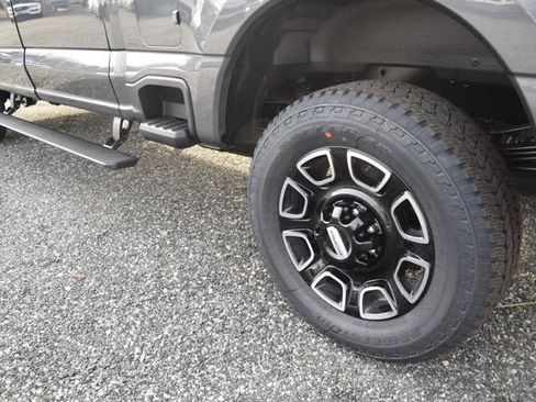 New 2026 Ford F350 Platinum w/ FX4 Off-Road Package image 4